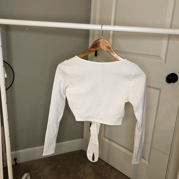 BOOHOO WHITE LONG SLEEVE CROP - Picture 4 of 4